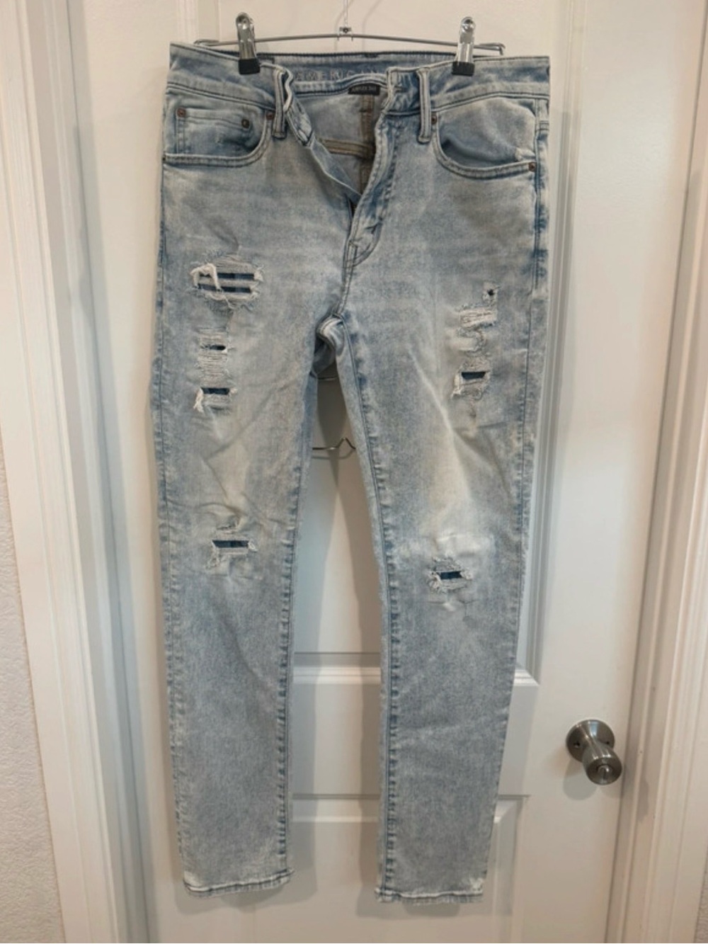 American Eagle Light Wash Distressed Men's Skinny Jeans Airflex360
